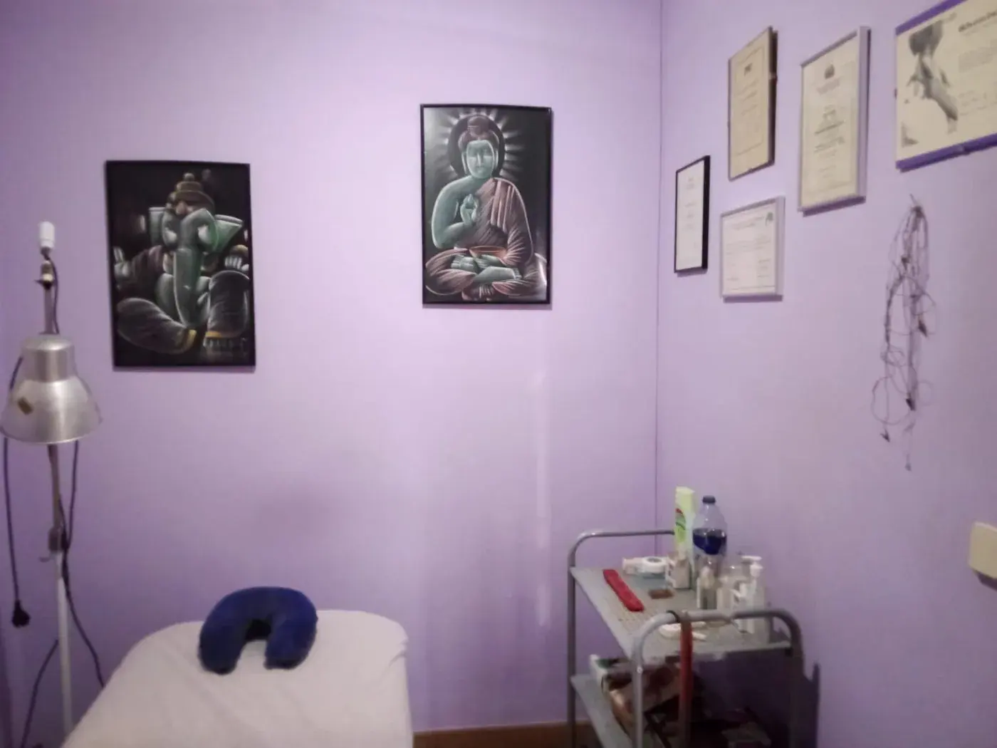 Detalle de una sala de tratamiento del centro de Laura Rodríguez en Tossa de Mar